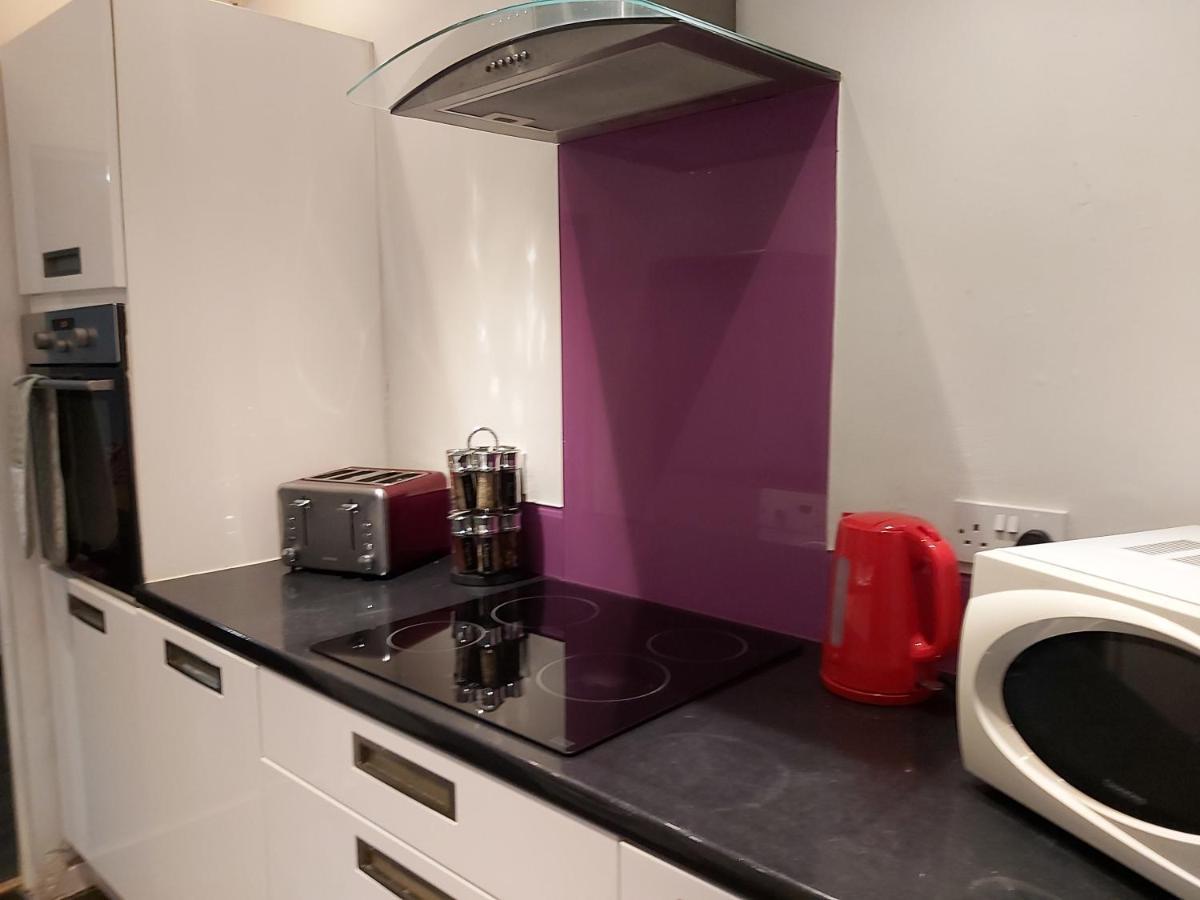 Pearson House - Huku Kwetu 3 Bedroom End Of Terrance House - Family And Business Group Self Catering Accommodation -Huku Kwetu 노팅엄 외부 사진