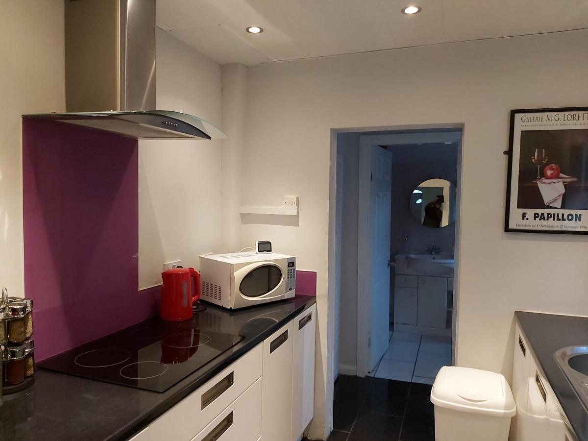 Pearson House - Huku Kwetu 3 Bedroom End Of Terrance House - Family And Business Group Self Catering Accommodation -Huku Kwetu 노팅엄 외부 사진
