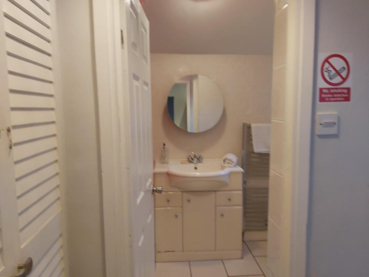 Pearson House - Huku Kwetu 3 Bedroom End Of Terrance House - Family And Business Group Self Catering Accommodation -Huku Kwetu 노팅엄 외부 사진